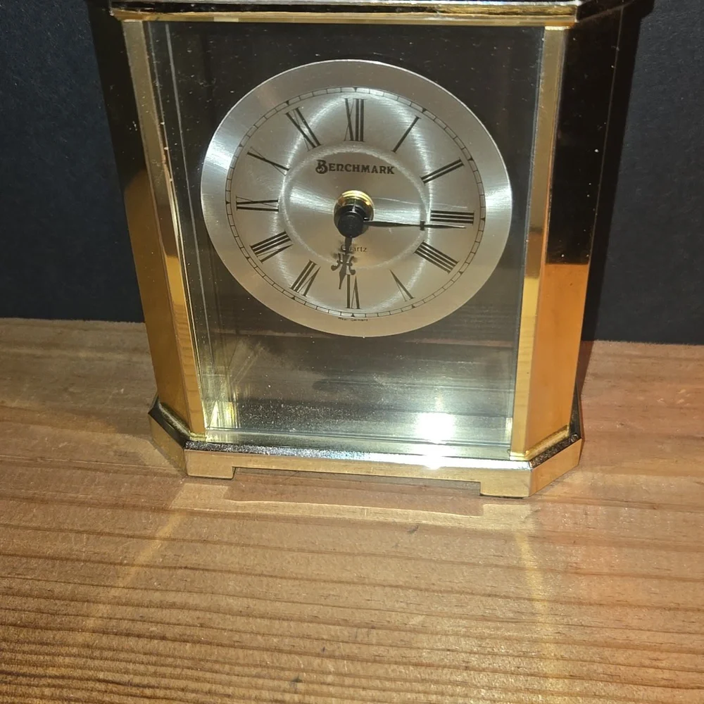 RARE MICHIGAN BENCHMARK QUARTZ GOLD COLOR & SILVER CLOCK WEST GERMANY ACCUMULATE